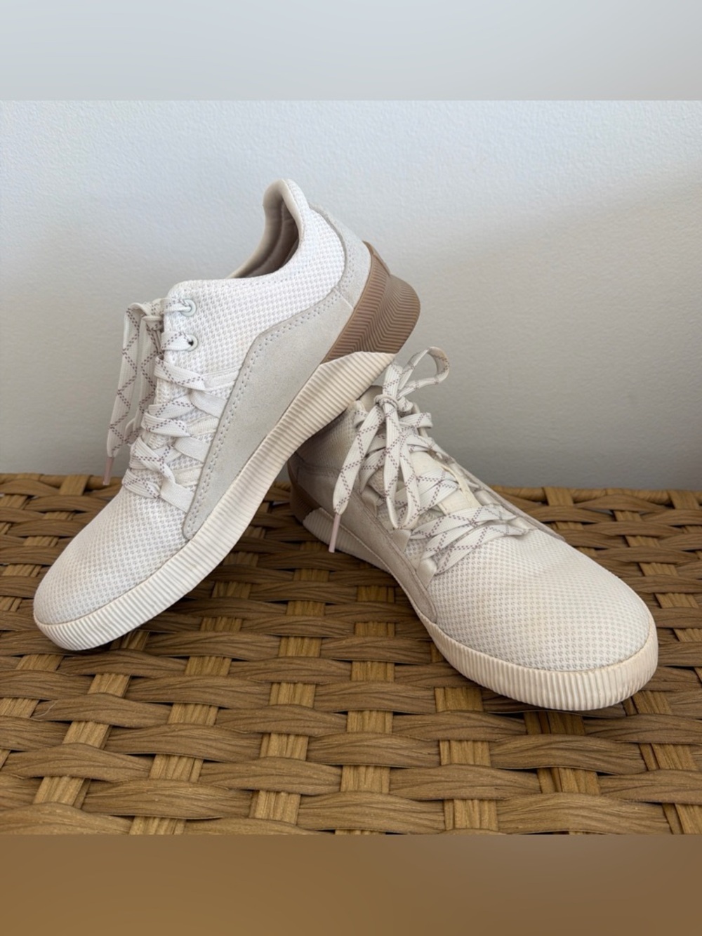 Sorel Out N About Plus Womens Sz 9 Lace Up Casual Sneakers Shoes White Gray Mesh